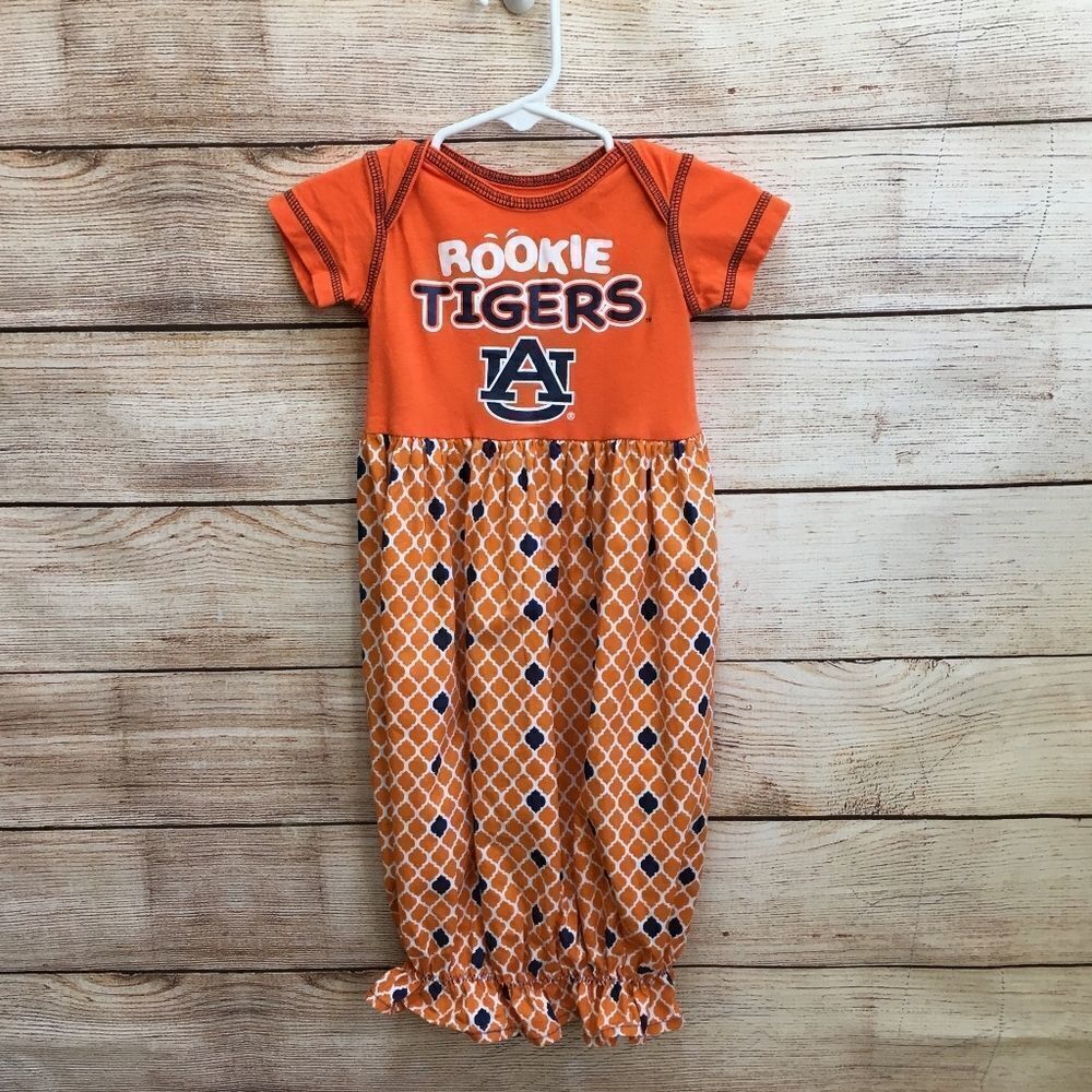 TEAM ATHLETICS AUBURN TIGERS GOWN‎
